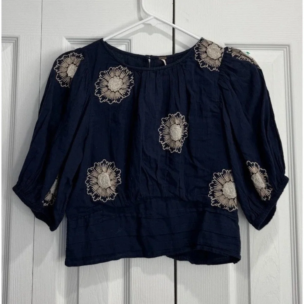Free‎ People My Girl Floral Embroidered Blouse Women's Small Navy Cream Cropped